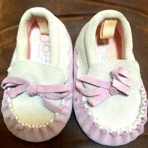 Joe Fresh baby moccasins Size 1